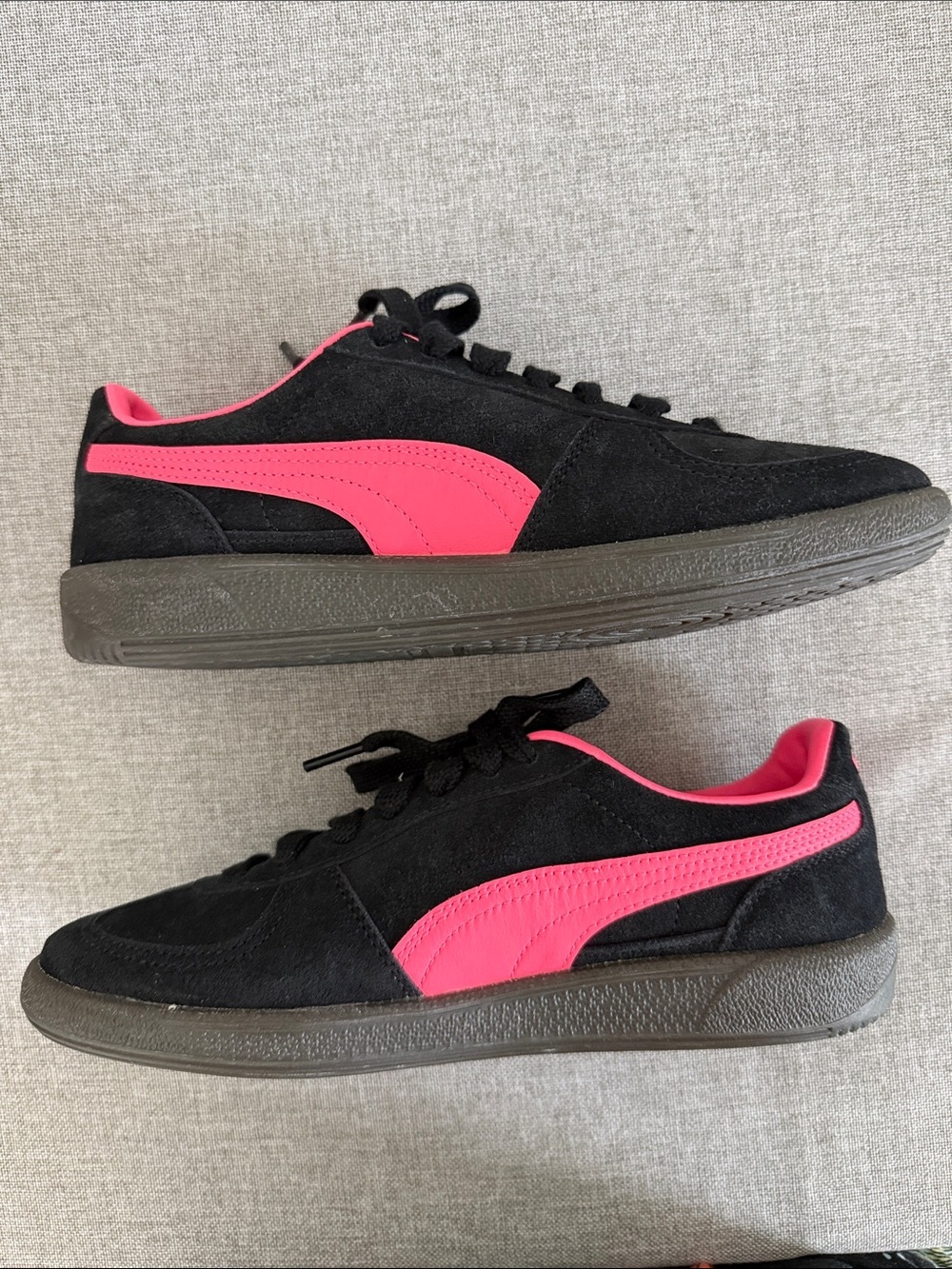 Puma Black Suede Sneakers with Pink Stripe NWOT - Picture 8 of 10